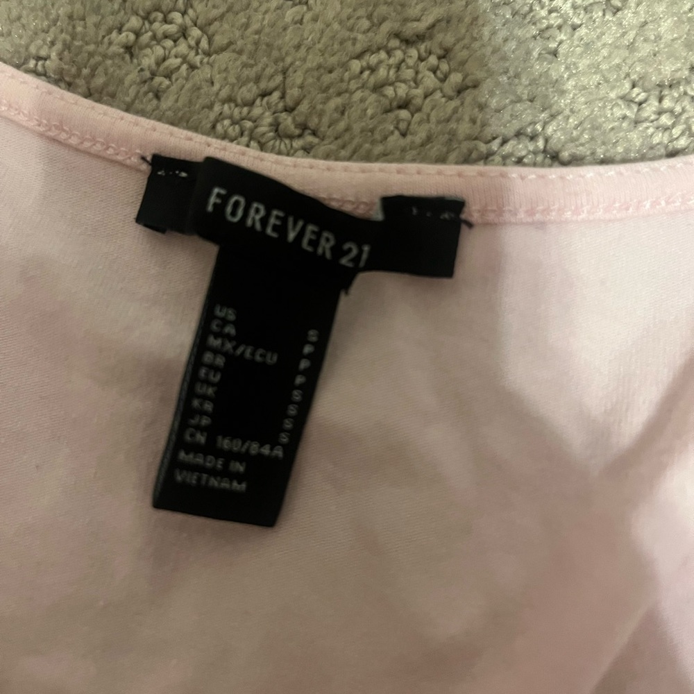pink cropped tee